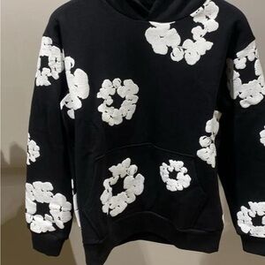 Black and White Floral Sweater with Crew Neck Design